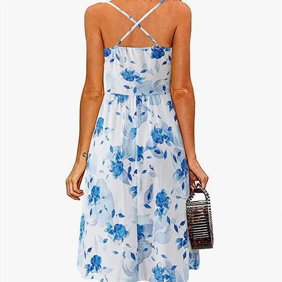 White dress with blue flowers perfect for summer vacation - Picture 4 of 6